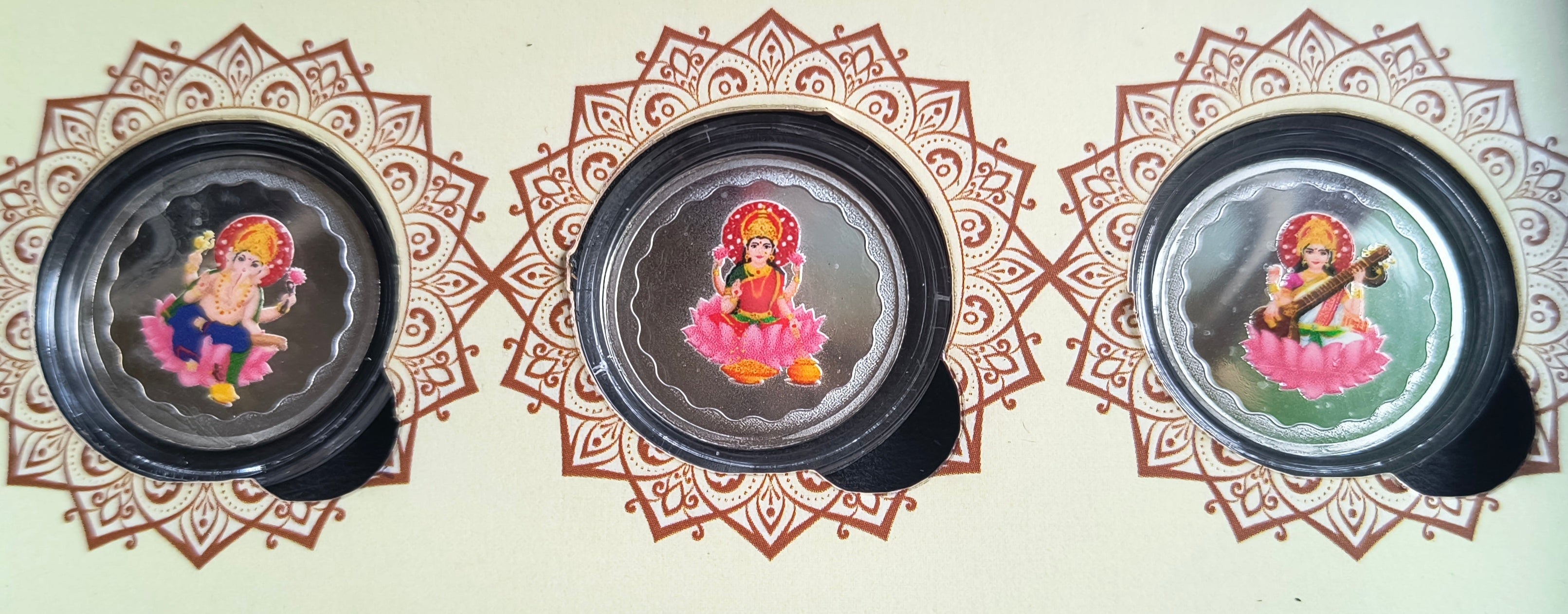 Decorative items with illustrations on a box