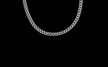 10 Tips for Choosing the Perfect Men's Neck Chain