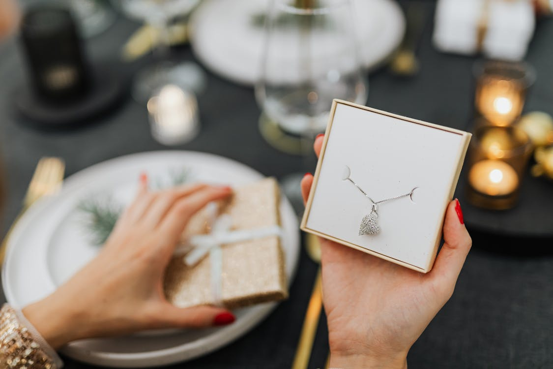 Silver jewellery gift for sister
