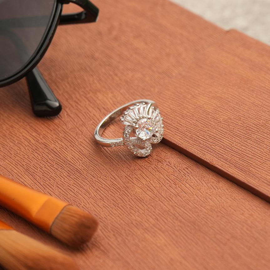 ELEGANT SILVER BAND RING WITH SMALL SHINY STONES