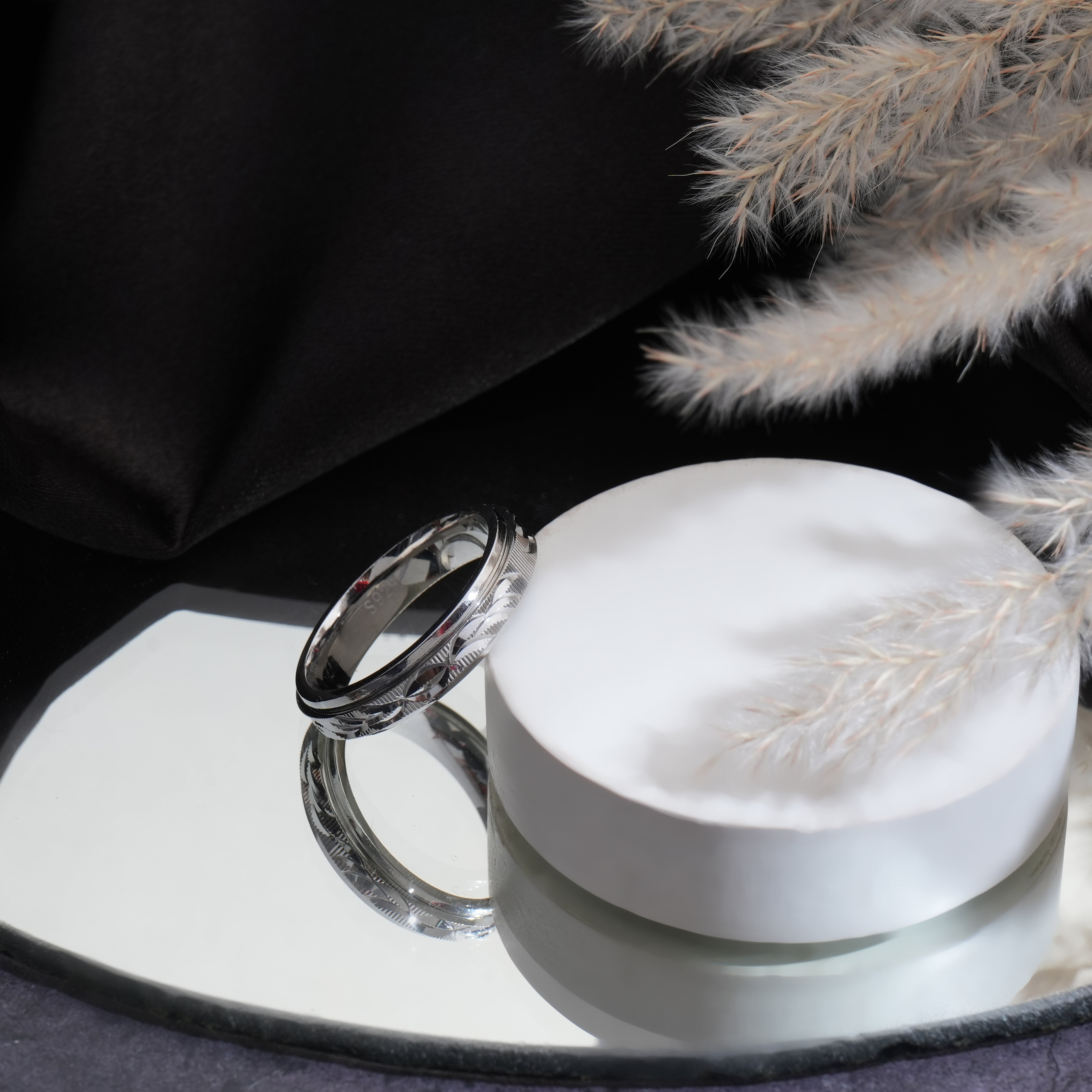 Men silver band ring