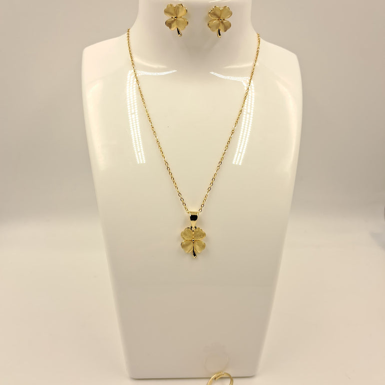 Golden Flower Shaped Monalisa Necklace Set