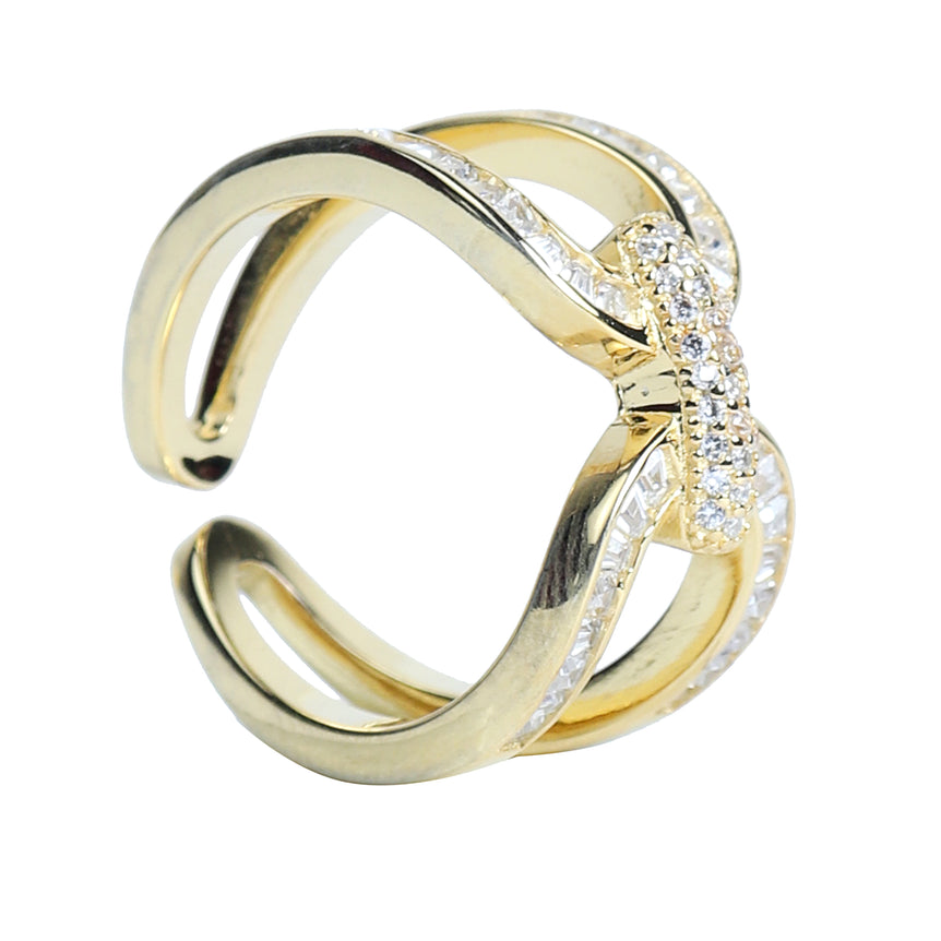 GOLD PLATED SILVER RING WITH A CRISS CROSS PATTERN